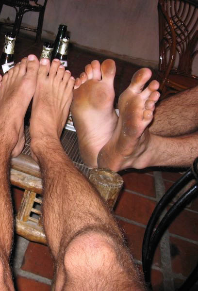 dirtymalefeet:  #barefoot #dirtymalefeet 
