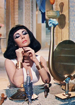 vintagegal:  Elizabeth Taylor in Cleopatra