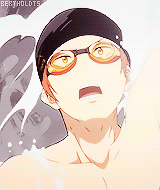 bertholdts:  Momo said he was going to swim seriously, and he's super fast!! 