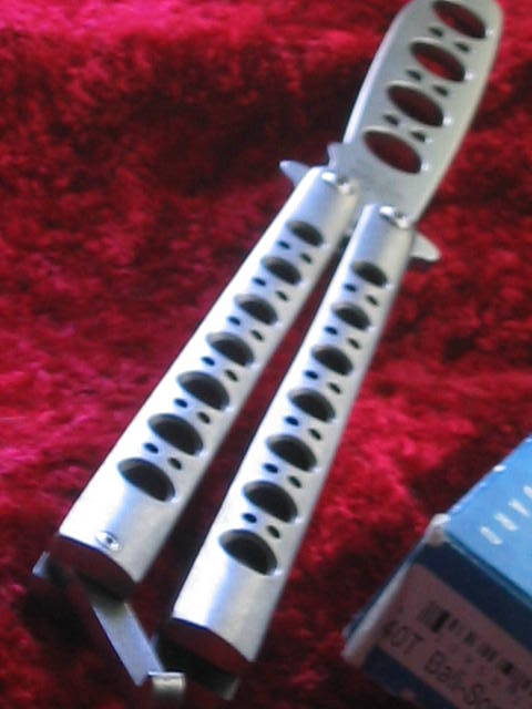 knifepics:  Balisong (Butterfly Knife)