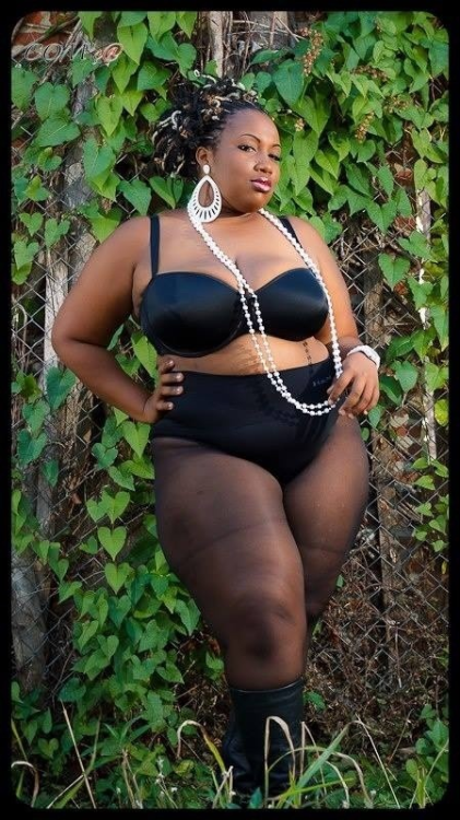 #blackwomeninpantyhose Fat fluffy full figured plump thick or whatever u want to call them…i 