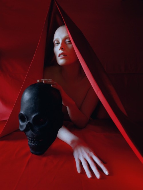 Porn Pics Karen Elson by Tim Walker for Vogue UK—May