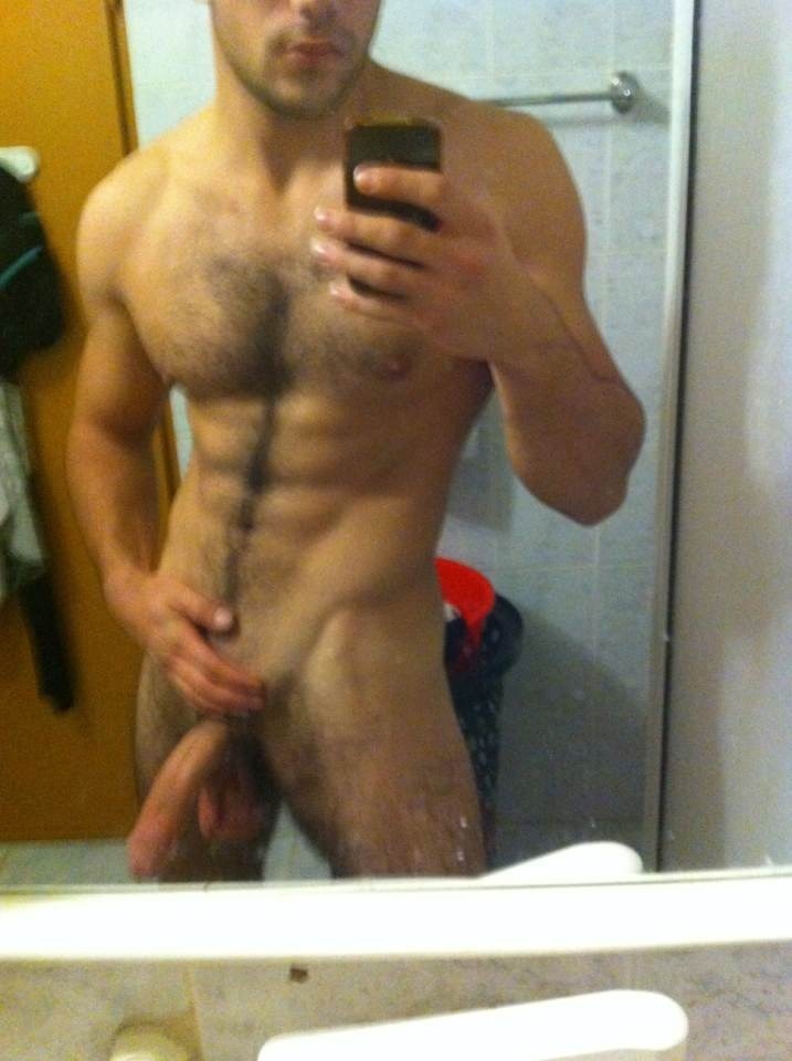 Hung naked guy selfie