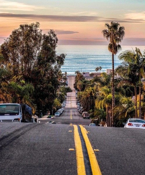 oceanbeach1502: sometimes you just gotta make it over the hill to see the view : @zaytography . . . 