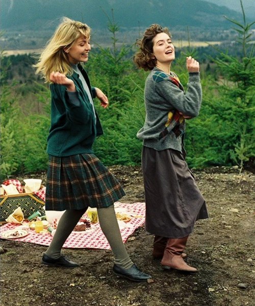 laurapalmerwalkswithme: Sheryl Lee and Lara Flynn Boyle on the set of Twin Peaks