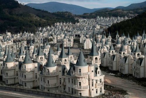 Turkey&rsquo;s 赨 Million Ghost Town Of Castles - Burj Al Babashttps://painted-face.com/