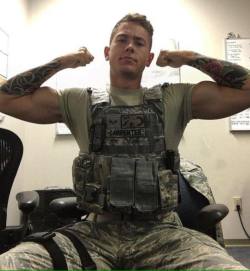 bblatinbottom81:  armyboydanny: thebrofucker:    He’s such a tough guy in the pics he sends to his girl, but five minutes later he’s back on his back for his commanding officers!    Fucking hot!