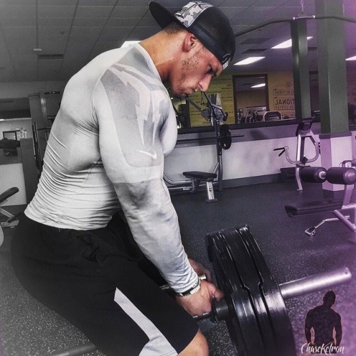 caesarwv: The master admired his latest fuck toy at the gym. He enjoys fucking the stud while he wor