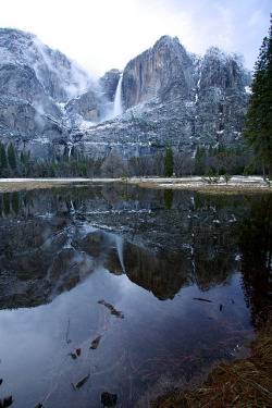 acidballons:  Yosemite Falls by Benjamin-H on Flickr.Taken on April 8th, 2011