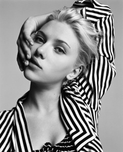 iconicwomen:  Scarlett Johansson 