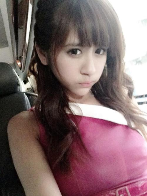 heyweathergirls:  [131110] Esse’s Twitter Update. &ldquo;一人のデート&rdquo;