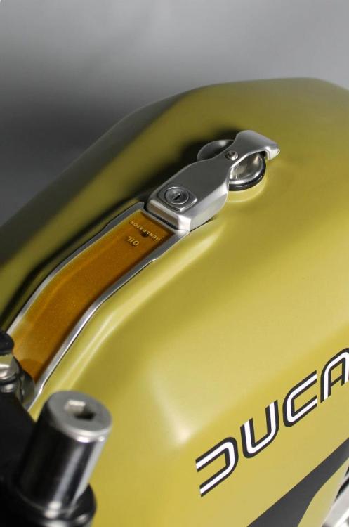 cars-food-life:  Ducati Pantah. 