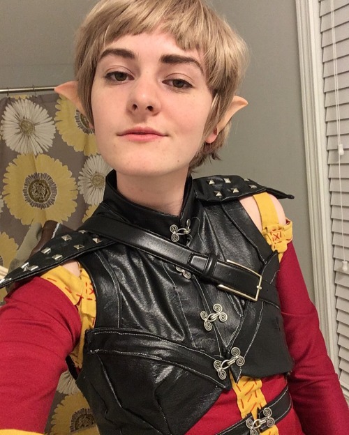 beetlover:  Coping mechanisms: dress up as ur fav gay elf whenever u feel sad