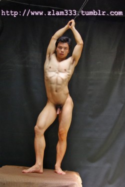 zlam333:  Chinese naked muscle.