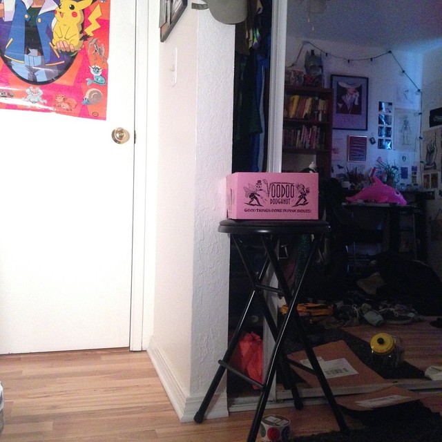 irlxurl:  in that there box is ten different flavorful donuts. I’m too lazy to