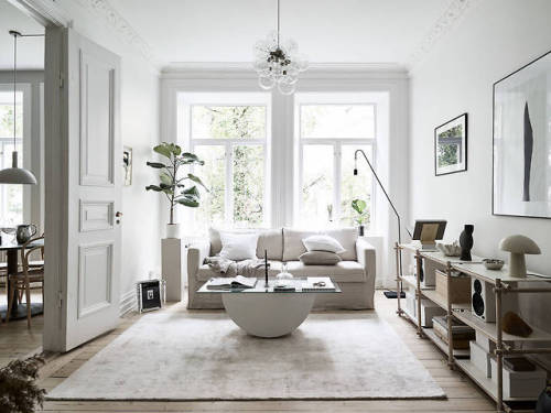 Bright Scandi Apartment | Goteborg, Sweden (Source: stadshem.se, Photos by Jonas Berg) Layout: