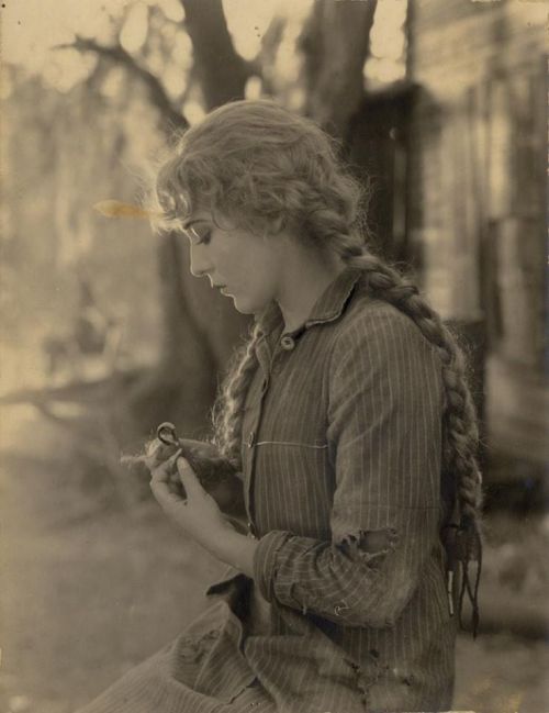 Mary Pickfordhttps://Painted-Face.com/