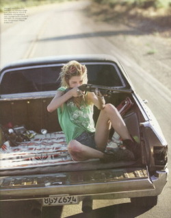 girlandguns:  Girl With Gun  follow me at : http://girlandguns.tumblr.com/