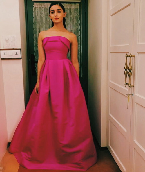 Alia in Barbie mode for the Big Zee Awards 2017