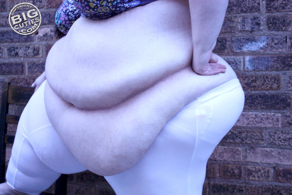 bbwlilia:  lisalinguica:  ashhhhhhhhhhhhhhhhhh:  New set is up! http://ash.bigcuties.com