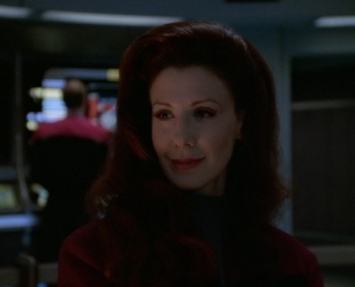 corpse-of-bandersnatch:Suzie Plakson as…Vulcan Doctor Selar (TNG),Half-Klingon K’Ehleyr (TNG),Q (Voy