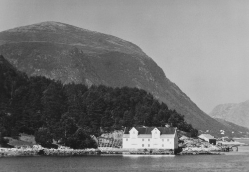 Naust, Brandal, Hareid  øy, Møre og Romsdal, Norge, 1972.
