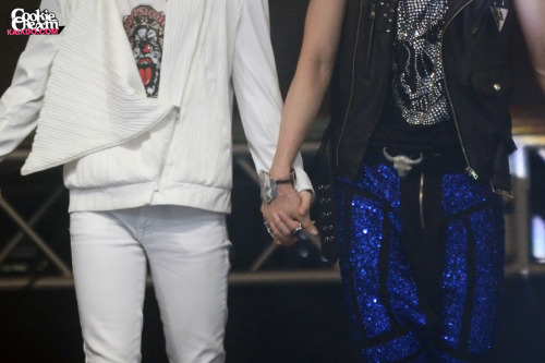 Porn Pics mr-mr-36:  KaiSoo Holding Hands