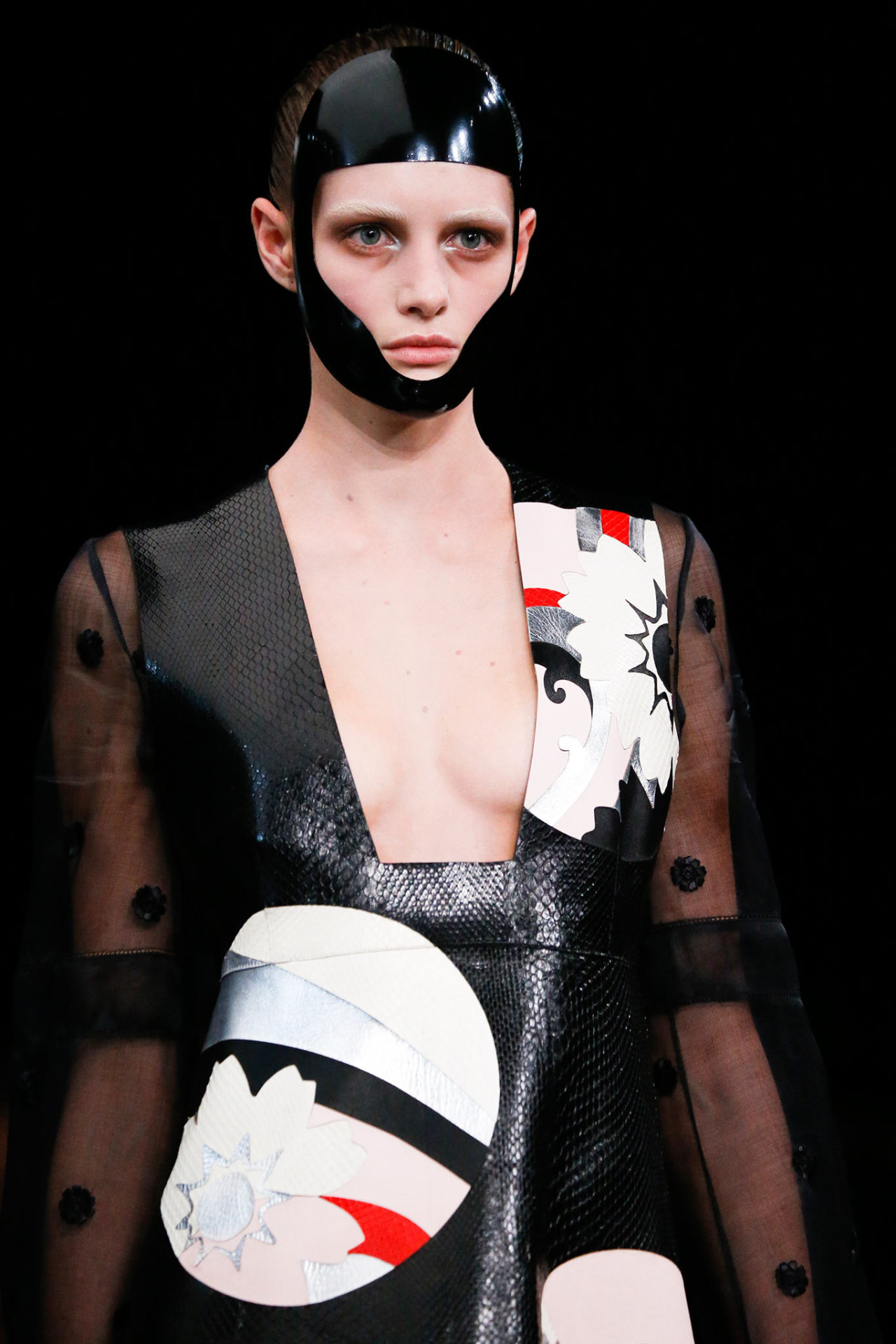 lumedunsorriso:Sanne Vloet for Alexander McQueen S/S 2015