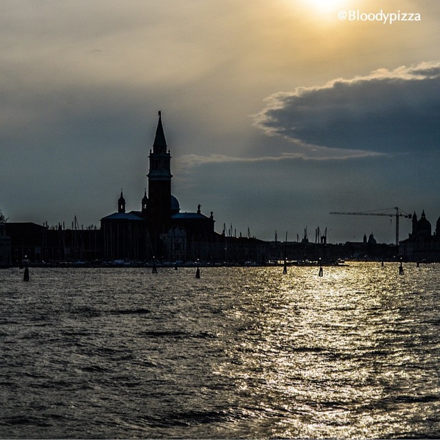 Venezia, Italia. #PhotoCaption #2013 #travel #memories #sunset #loveitaly #nikontop #nikon #italia #italianplaces #ig_italia #ig_worldclub #ig_captures #igerschile #tbt #venecia #venezia