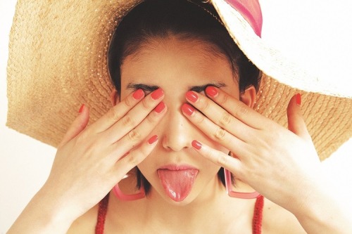(噂のオシャレニスタ、森川葵！　可愛すぎるハデハデ夏コーデをスクープ♡｜NET ViVi｜講談社『ViVi』オフィシャルサイトから)