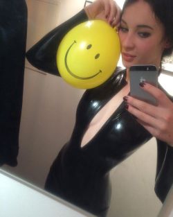 latex-fashion:  More pics? www.femdom-latex.com