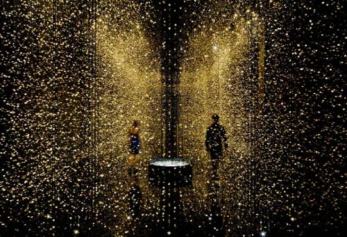 m0iety: LIGHT is TIME by CITIZEN x DGT is an installation of 65,000 base plates 
