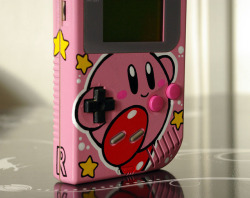 chiripepe:  Game Boy Kirby by OSKUNK! on