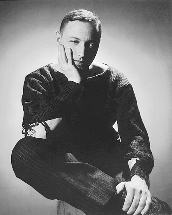 wehadfacesthen:  Photo of Tennessee Williams by George Platt Lynes, New York, 1945