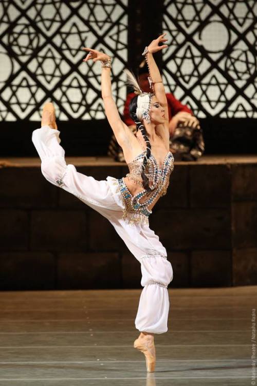 Viktoria Tereshkina as Zarema in The Fountain of Bakhchisarai, choreography by Rostislav Zakharov, M