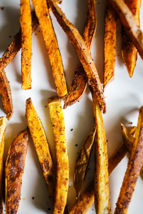 Harissa Yam Fries with Cashew Mayo!