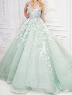 chandelyer:  Michael Cinco wedding gown 