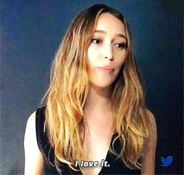 aheartfulloflexa:@IGN We asked the wonderful @DebnamCarey what her all time favorite movie was. #SDC