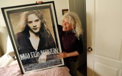 grungebook:    Pearl Jam and Their Fans Buy a Home for Andrew Wood’s Mother  