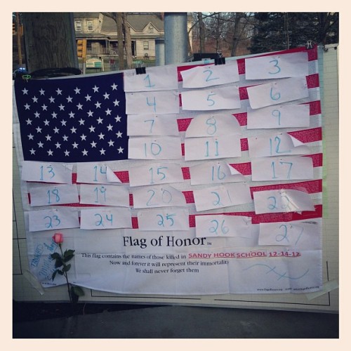 sebastienmicke:  ##flagofhonor. This #flag contains the names of killed on 12/14/12 @ sandyhookschool #sandyhookvillage #newtown #connecticut #prayfornewtown 🙏🙏🙏 #sad