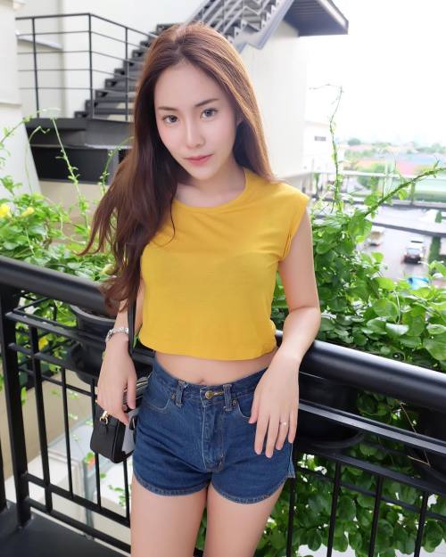 Cutie from Thailand is single, hard to believe. That ring on her finger is fake to keep unwanted adm