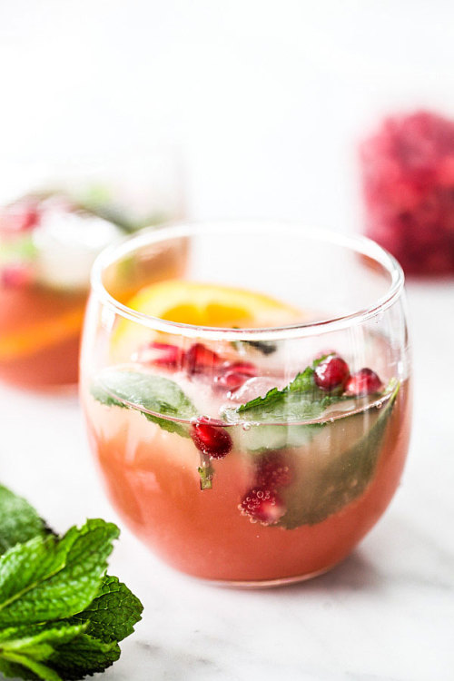 pinterestfoodie1992: pomegranate and orange champagne punch