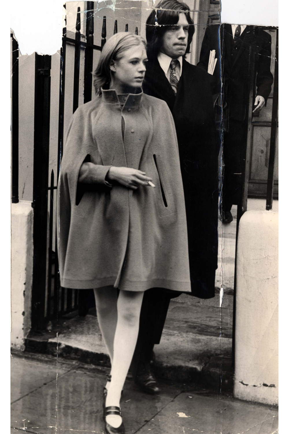 thegoldenyearz:  Marianne Faithfull and Mick Jagger on their way to the London courthouse