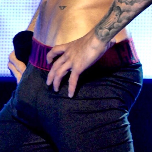 lovedatbieberass:  Omg you can see the vain on Justin Bieber’s dick OMG @justinbieber has a big dick😍😍 even back then. I want to milk dat bieberconda dry mmmm biebermilk Aka Biebercum😵😵😵😵😵💦👅💦👅💦👅👅 #biebercum