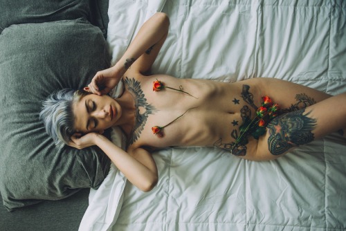 alicasanova:  Lay me down on a bed of roses adult photos