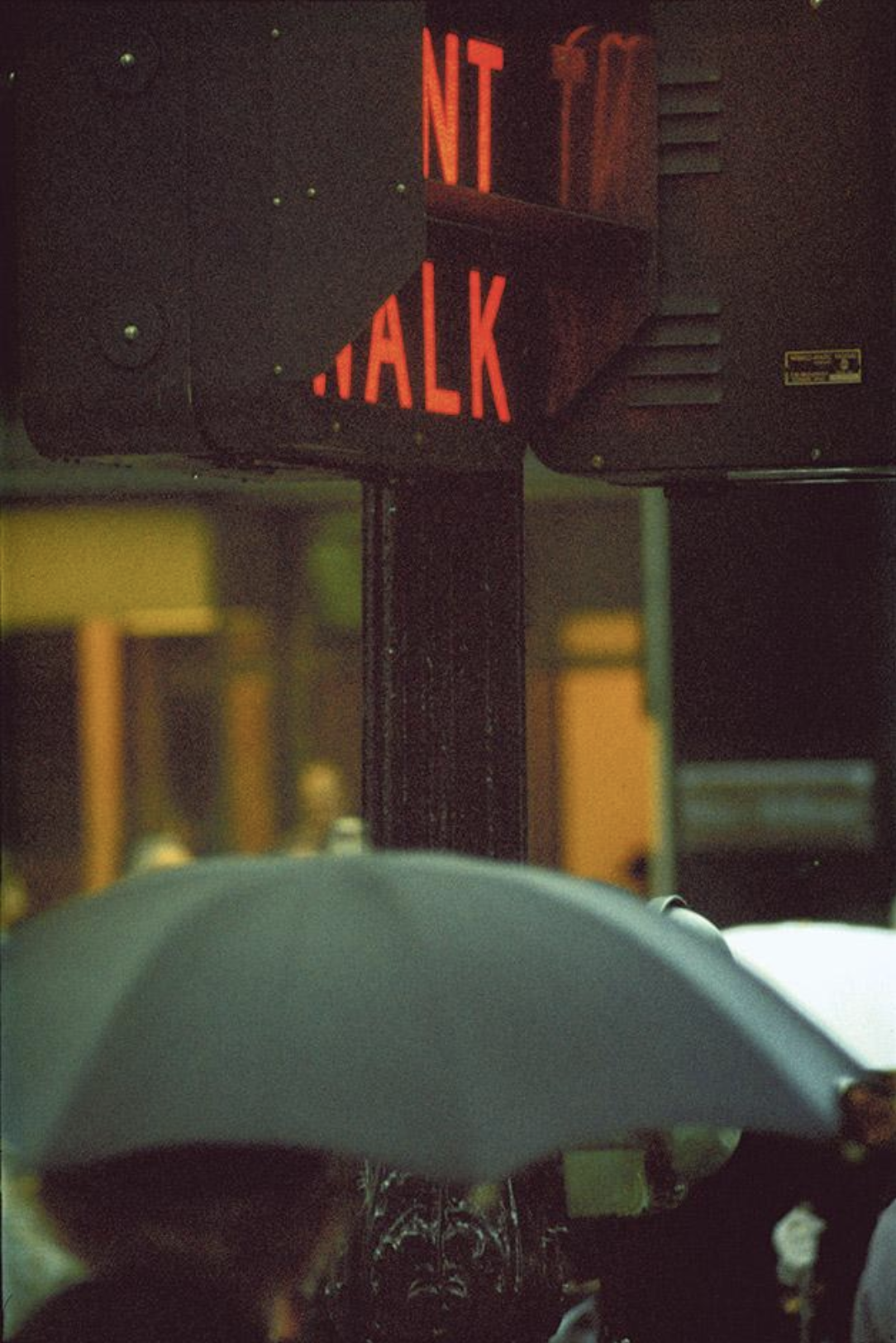 kvetchlandia:Saul Leiter     Don’t Walk, New York City     1952