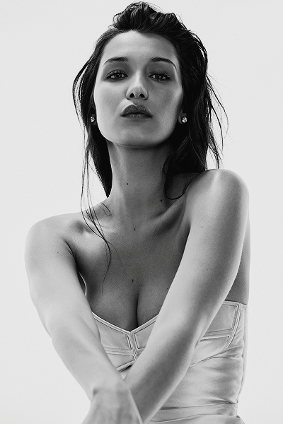 bellahadidsource:  Bella Hadid’s cover spread for Harper’s Bazzar Australia August 