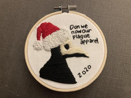 embroiderycrafts:Made myself a Christmas ornament. I’m quite pleased with it. by HellsBellsBet