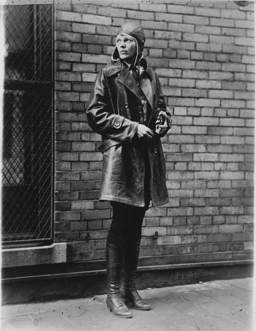 historicaltimes: Amelia Earhart before her first transatlantic flight in 1928 - Read More