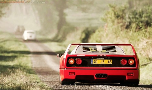 daidegas:  F40, http://www.daidegasforum.com/forum/foto-video-4-ruote/521885-ferrari-f40-raccolta-foto-thread.html